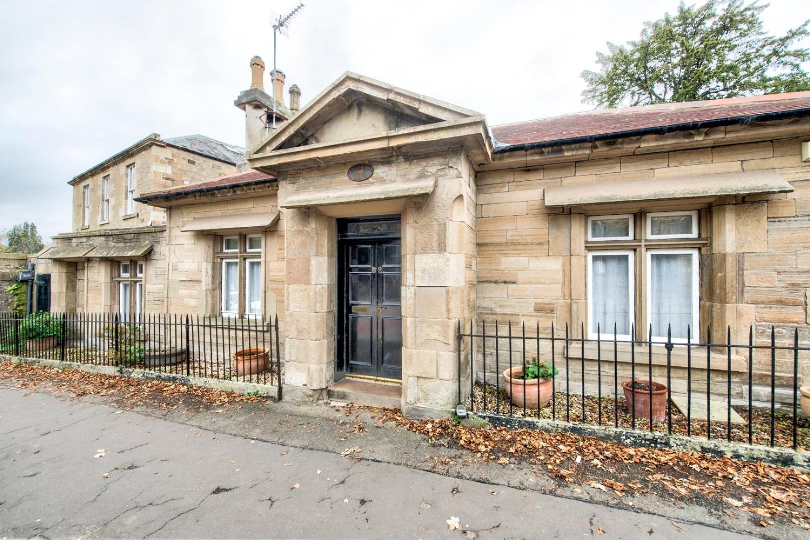 Guestready - Classic Charm Near Holyrood Park Edimburgo Exterior foto